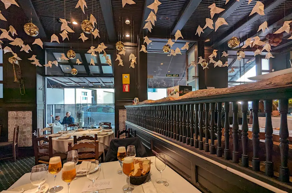 LA PEQUEÑA TABERNA - Platos tradicionales con un perfecto tratamiento del producto. Sus alcachofas son aboslutamente imprescindibles